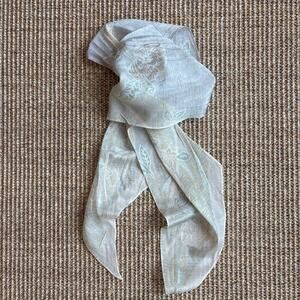 🤍 Liz Claiborne | One Size | Ivory Floral Scarf / Hair Tie